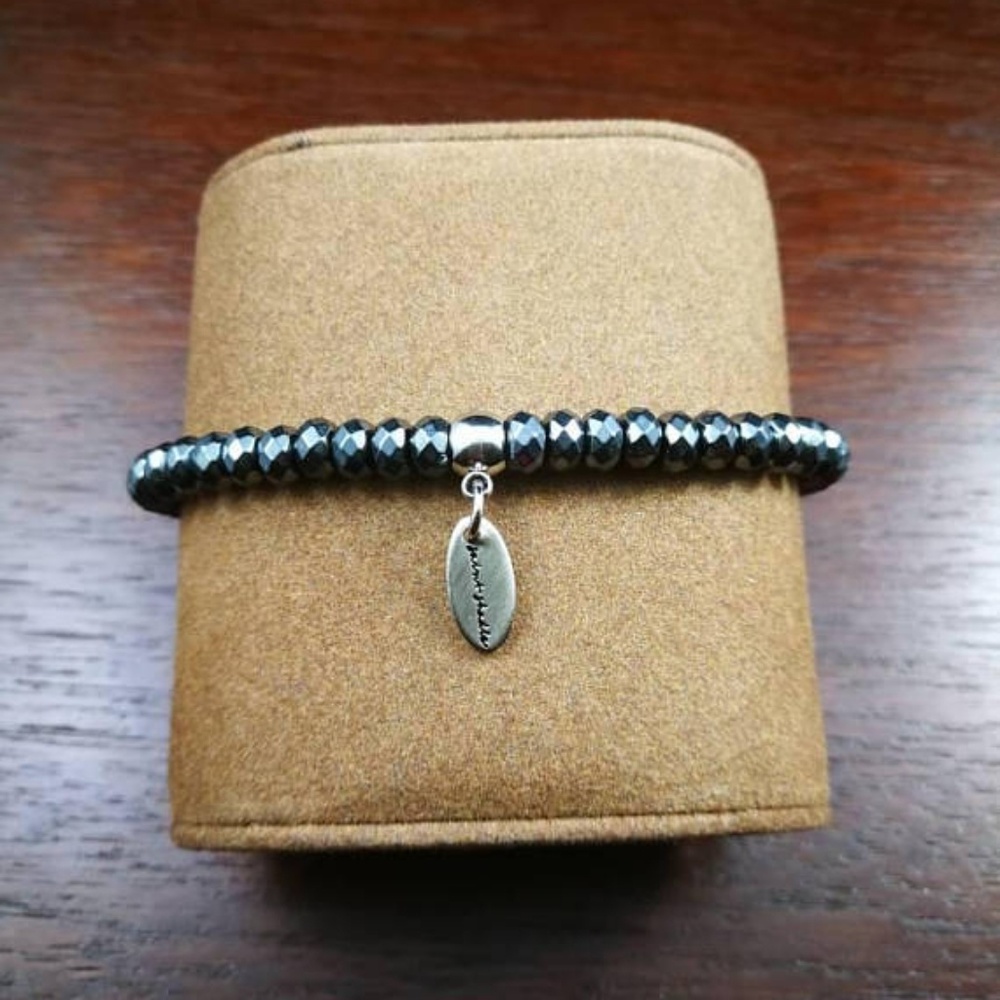 Handmade: gemstone stretch bracelet